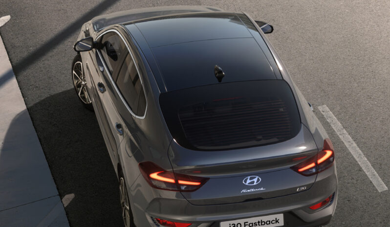 Hyundai i30 Fastback — Redline full