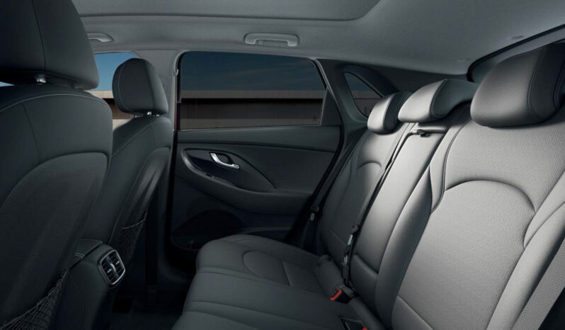 Hyundai i30 Fastback — Redline full